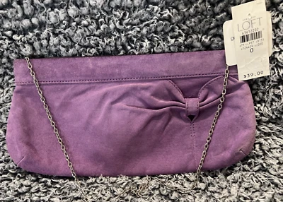 漂亮的紫色麂皮绒皮革手拿包 带链条带 ANN TAYLOR LOFT 全新带标签 — 第 1/4 张图片