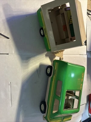 Furgoneta Tonka verde vintage y cámper emergente años 70 juguete de camping acero prensado Foto 1 de 4