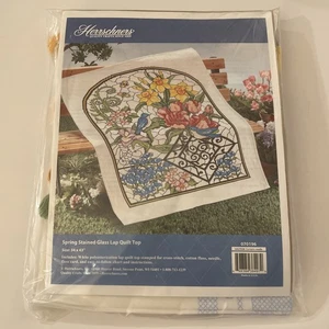 Herrschners Frühling Buntglas Schoß Quilt Top gestempelt Kreuzstich Kit 070196 - Bild 1 von 6