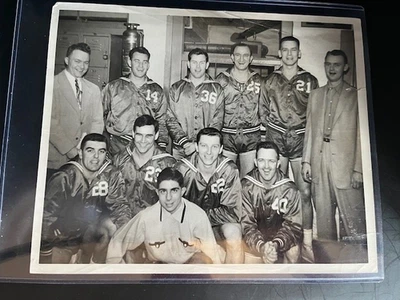 Robin Roberts Phillies  signed  type 1 photo Michigan State  Basketball Team - Image 1 of 2