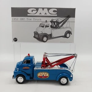First Gear 1952 GMC Tow Truck Tonka Wrecker 1:34 Scale Diecast #19-2348 - Picture 1 of 17