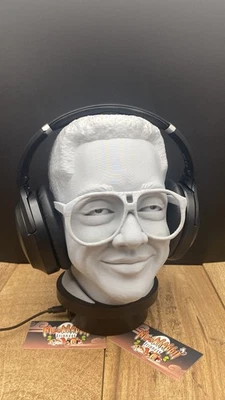 Soporte para auriculares Steve Urkel - Soporte para auriculares para amantes de la comedia - Regalo para él Foto 1 de 4