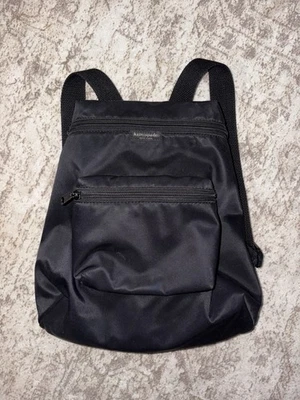 Mochila pequeña de nailon Kate Spade en negro Foto 1 de 4