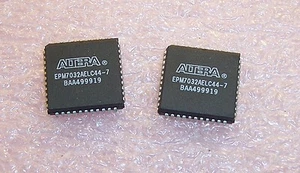 QUANTITÉ (5) EPM7032AELC44-7 ALTERA 44 PIN PLCC PACKAGE CPLD NOS - Photo 1/1