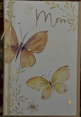 Tarjeta de feliz cumpleaños American Greetings Mom con sobre Foto 1 de 4