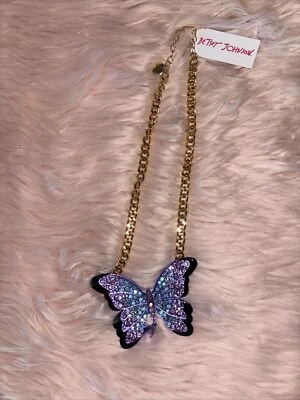 Collar Colgante Mariposa Púrpura Away BETSEY JOHNSON NUEVO CON ETIQUETAS Foto 1 de 4