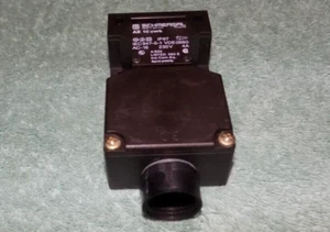 New Schmersal AZ16zvrk Safety Keyed Interlock Switch 230 VAC - Picture 1 of 5