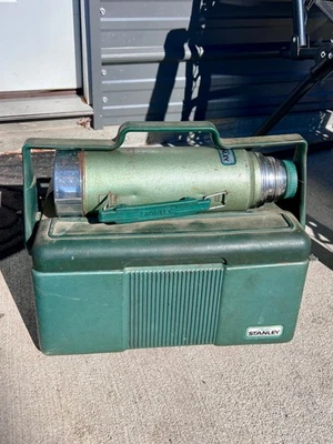 Refrigerador e garrafa térmica vintage verde Stanley Aladdin lancheira isolada - Imagem 1 de 2