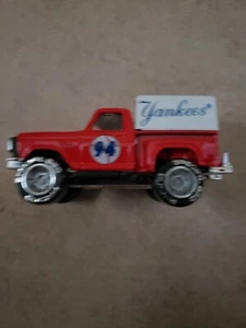 NY Yankees 1994 Matchbox Truck - Picture 1 of 5