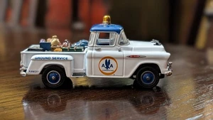 Matchbox YIS04-M 1957 Chevy  Pickup  American Airlines SCALE 1:43  - Picture 1 of 17