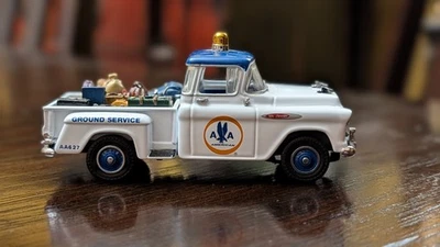 Matchbox YIS04-M 1957 Chevy  Pickup  American Airlines SCALE 1:43  - Image 1 of 4