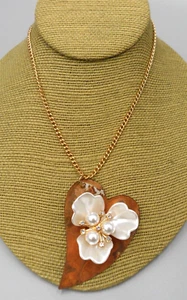 Country Floral Herz Anhänger Halskette Kunstperle Blume Strass Maß - Bild 1 von 9
