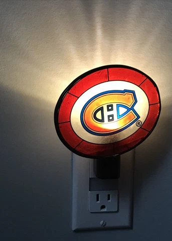 Vtg NHL Montreal Canadiens night light (plugin) stained glass look (4.5 x 3.5'') Cover