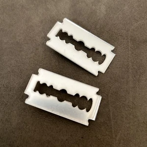Hair Clip Pin Broach Gothic Punk Goth Hair burettes Emo Goth Blade Not Sharp - Picture 1 of 6