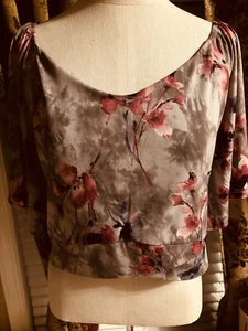 Weiße Birke Boutique Damen grau rosa Blumen kurze Taille Fasan Top Übergröße 3x - Bild 1 von 8