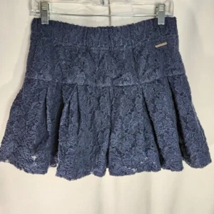 Abercrombie & Fitch Rock marineblau mit Spitze Overlay Rüschen unten Größe Large - Bild 1 von 10