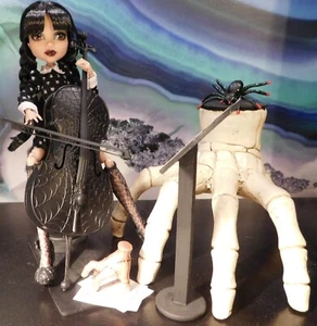 Mattel Monster High X Wednesday Addams & Thing personalizado y MÁS ÚNICO EN SU CLASE - Imagen 1 de 11