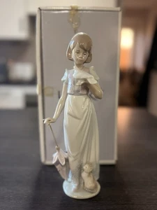 Figurina Lladro 7611 SUMMER PASSEGGINA Società Collezionisti 1991 in scatola - Foto 1 di 18