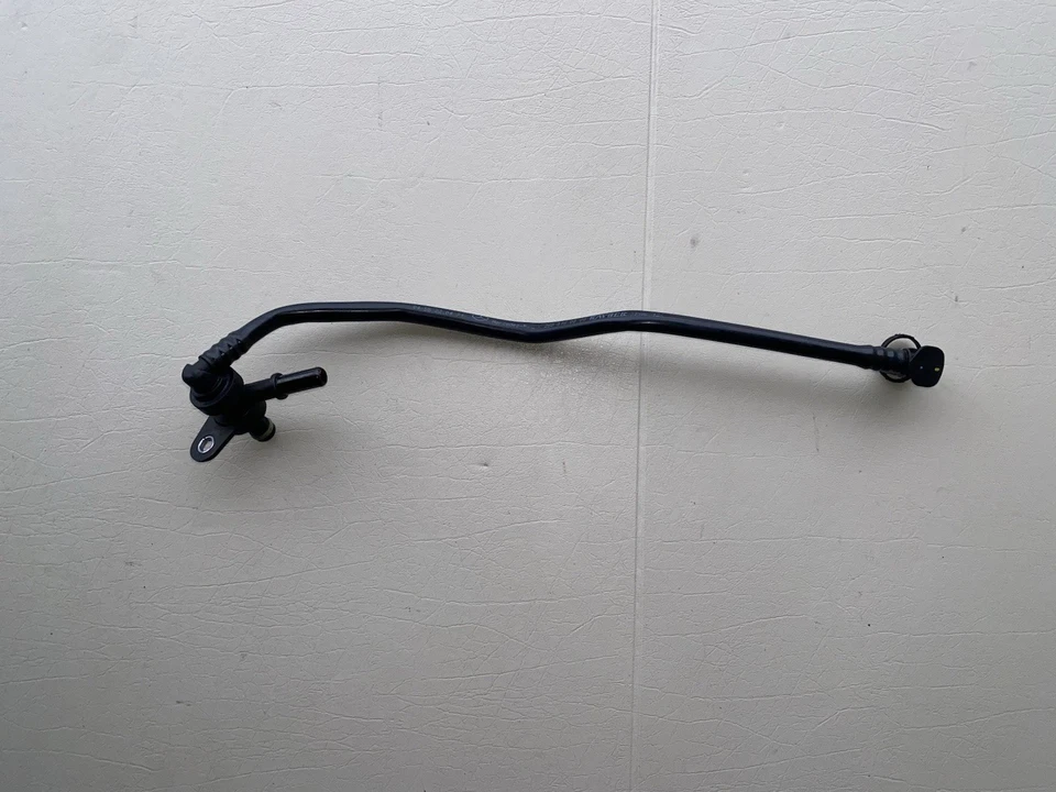 2020 - 2025 MERCEDES GLB250 X247 2.0L ENGINE EMISSION SYSTEM PURGE LINE HOSE OEM - Image 1 of 4