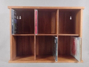 MCM EIN Estante de almacenamiento de CD de teca Soporte de montaje en pared 66 CD de tamaño estándar - Imagen 1 de 7