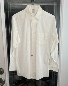 Brooks Brothers 16 - 33 White Classic Fit Dress Shirt All Cotton - Picture 1 of 3
