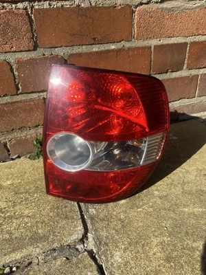 Unidad de luz trasera izquierda Volkswagen Fox 2008  Foto 1 de 2