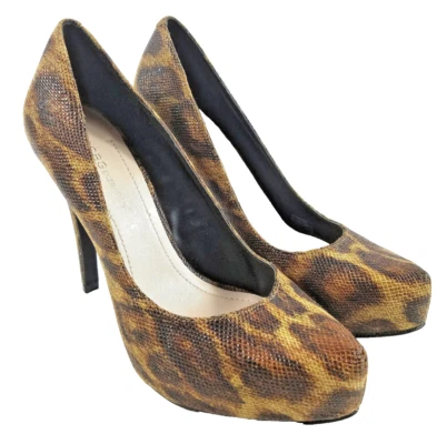 Sapatos femininos BCBG Parade salto alto couro estampa de leopardo tamanho 6,5B - Imagem 1 de 4