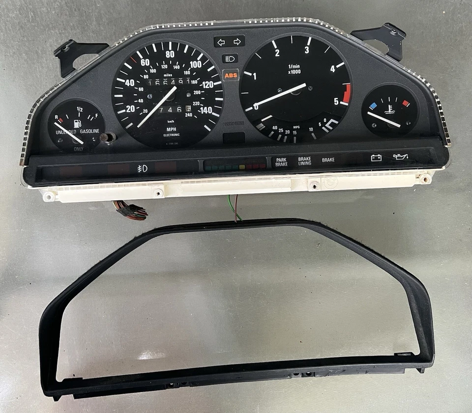 1986 年宝马 325 仪表组速度计带挡板,运动表未经测试 — 第 1/4 张图片