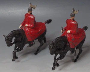BRITAIN 2 LIFEGUARD LEAD TOY SOLDIERS ON HORSE SET VG VINTAGE - Picture 1 of 5
