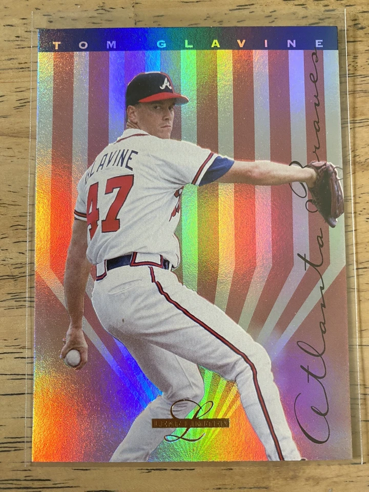 1995 Leaf Limited Atlanta Braves Baseball Card #32 Tom Glavine Prism Foil - Image 1 of 2