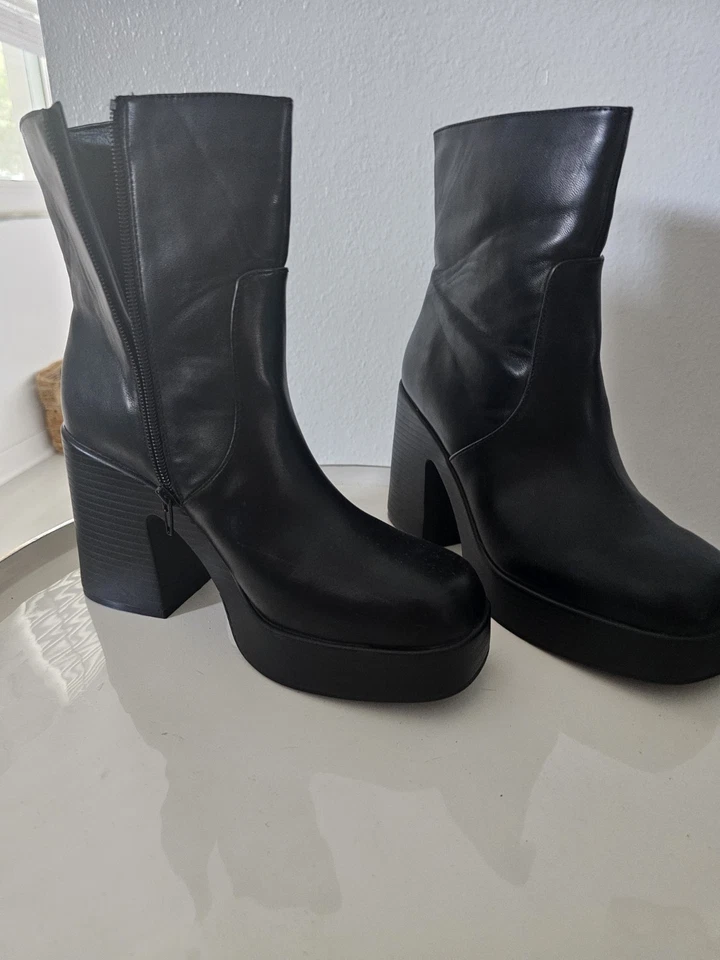 ¡Botas nuevas! Nunca usado Foto 1 de 1