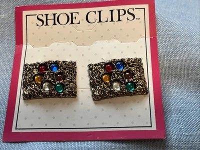 Clipes de sapato vintage tom dourado com pedras multicoloridas feitas nos EUA anos 80 - Imagem 1 de 4