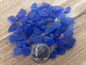 Sea glass - 40 Micro Mini Pieces Of Cobalt Blue Sea Glass - Picture 1 of 3