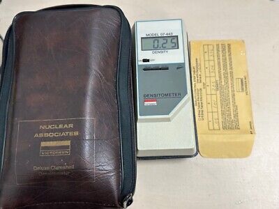 Nuclear Associates Victoreen Deluxe Densitometer 07-443 • 200£