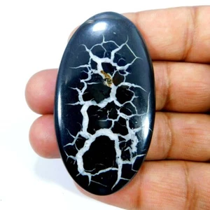 Natürlicher wundersamer schwarzer septarischer ovaler Cabochon 132,80 kt. Lose Edelstein - Bild 1 von 3