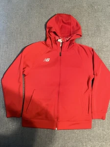 New Balance Giacca Uomo M Full Zip Cappuccio Tasche Corsa Allenamento Rosso - Foto 1 di 10