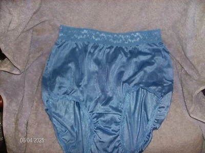 ВИНТАЖНЫЙ НОВЫЙ HANES СИНИЙ НЕЙЛОНА БЛЕСТЯЩИЕ ТРУСИКИ РАЗМЕР 7 С ХЛОПКОВОЙ ПРОМЕЖНОСТИ КРУЖЕВА ТАЛИИ - Изображение 1 из 4