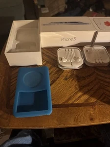 Apple OEM Empty Box for iPhone 5 , 6 S with Earbuds - Photo 1 sur 11