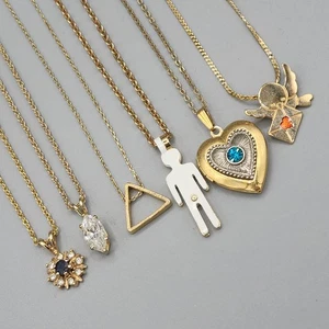 Lote 6 delicados collar de cadena colgante tono dorado estrás corazón medallón sello  - Imagen 1 de 6