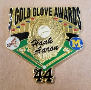 Hank Aaron 3 GOLD GLOVE AWARDS Lapel Pin - BRAVES - Picture 1 of 1