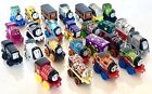 Seltene Menge 25 Thomas Train & Friends MINIS verschiedene Jahre Miniatur-Spielzeugzüge