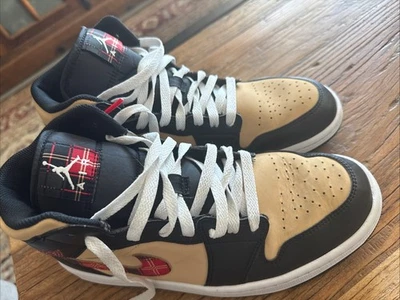 Talla 10 - Jordan 1 Mid SE Tartan Swoosh Foto 1 de 4