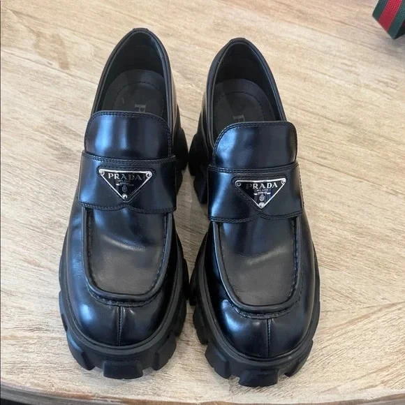 Mocasines Prada Monolito Cuero Cepillado Negros Talla 6 Nuevos Con Caja Foto 1 de 4