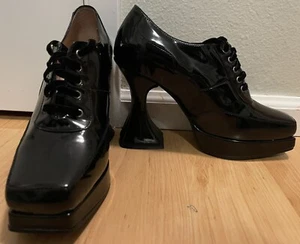 John Fluevog Munster Gwynne Chunky Heel W8 Black Patent Pre-Owned RARE - Picture 1 of 7
