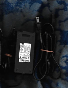 Adaptador de conmutación de CA 12V 3A original AcBel ADA017 36W - Imagen 1 de 3