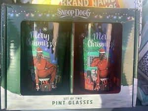 New Snoop Dogg Snoop on the Stoop Christmas Pint Glass Set 2 Glasses - Picture 1 of 2