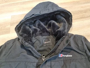 Hardly Used BERGHAUS AQ2 Medium Jacket Coat Top - Picture 1 of 7