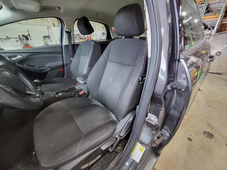 Driver Front Seat Bucket  Cloth Manual Fits 15-18 FOCUS 515803 - Изображение 1 из 1