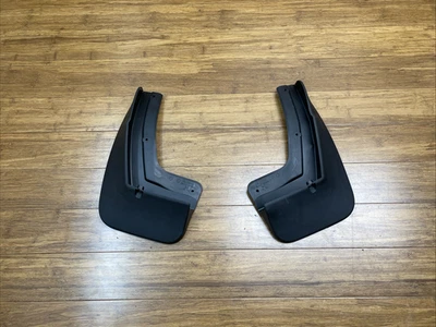 Juego de 2 protectores contra salpicaduras traseros izquierdo y derecho Volkswagen Tiguan 2018-2024 OEM Foto 1 de 4