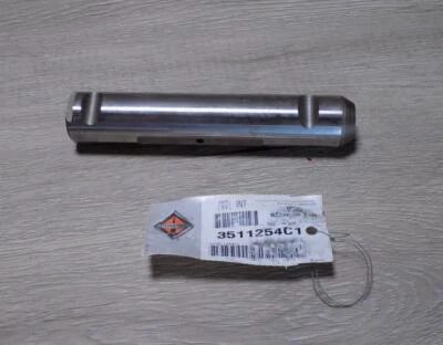 Pin de grillete International 3511254C1 Foto 1 de 3